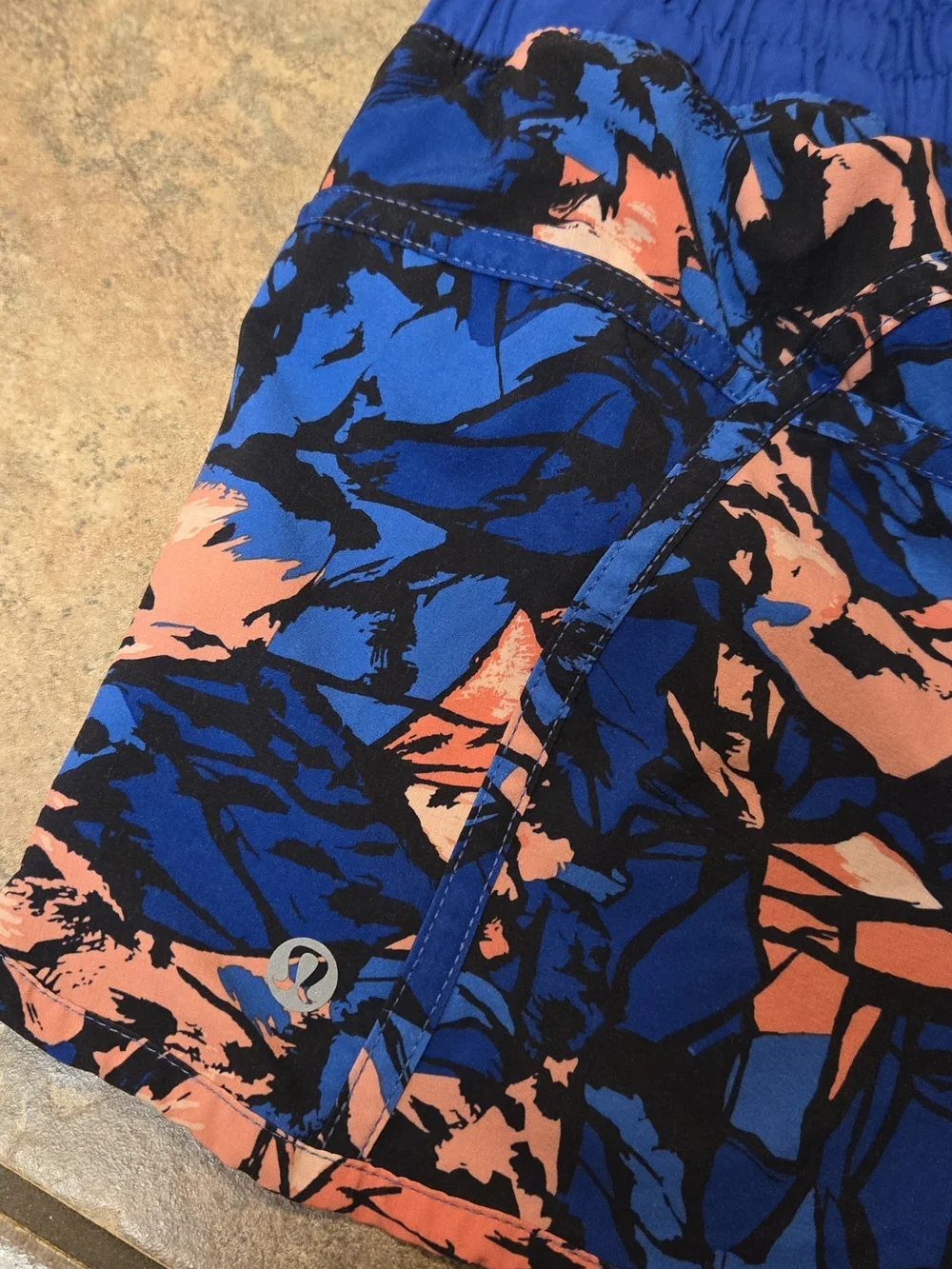 Lululemon Tracker Short IV Paint Storm Harbor Blue Multi Size 6